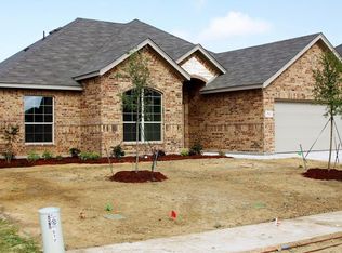 521 Scarlet Trl, Saginaw, TX 76179