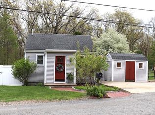 25 Hillview St, Woonsocket, RI 02895