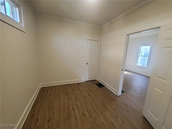 4th image of 1351 W 83rd St