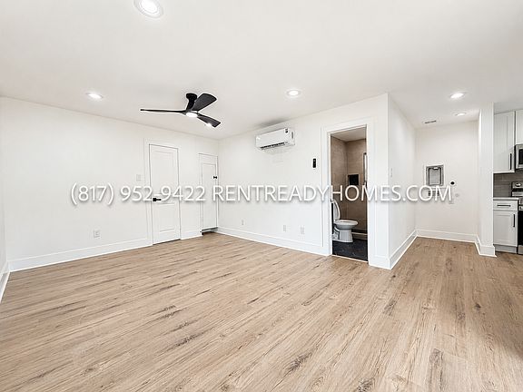 4th image of 1510 W Jefferson Blvd #208