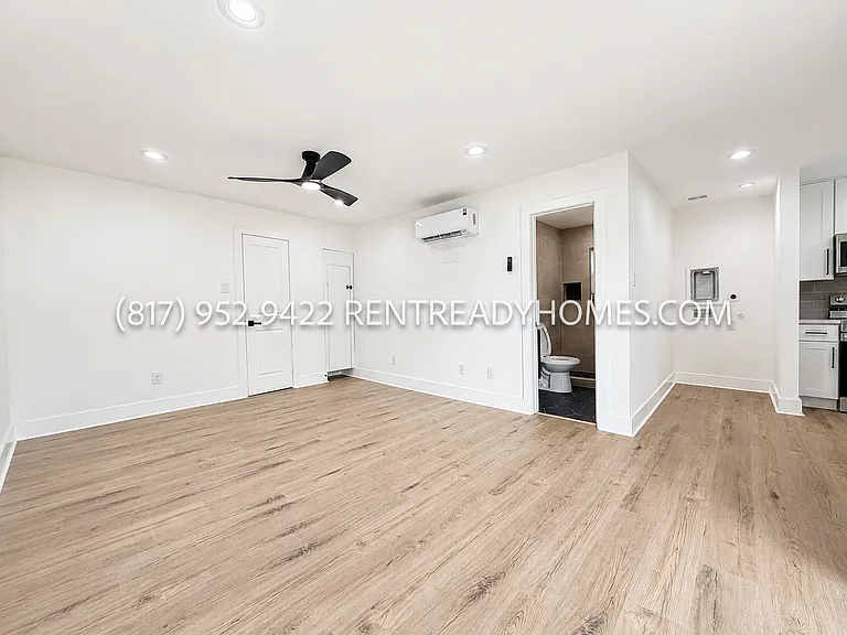 1510 W Jefferson Blvd #208 — Photo 4