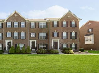 9042 Mercer Dr, Fishers, IN 46038