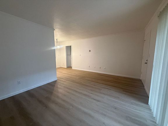 3rd image of 3914 Center St #5