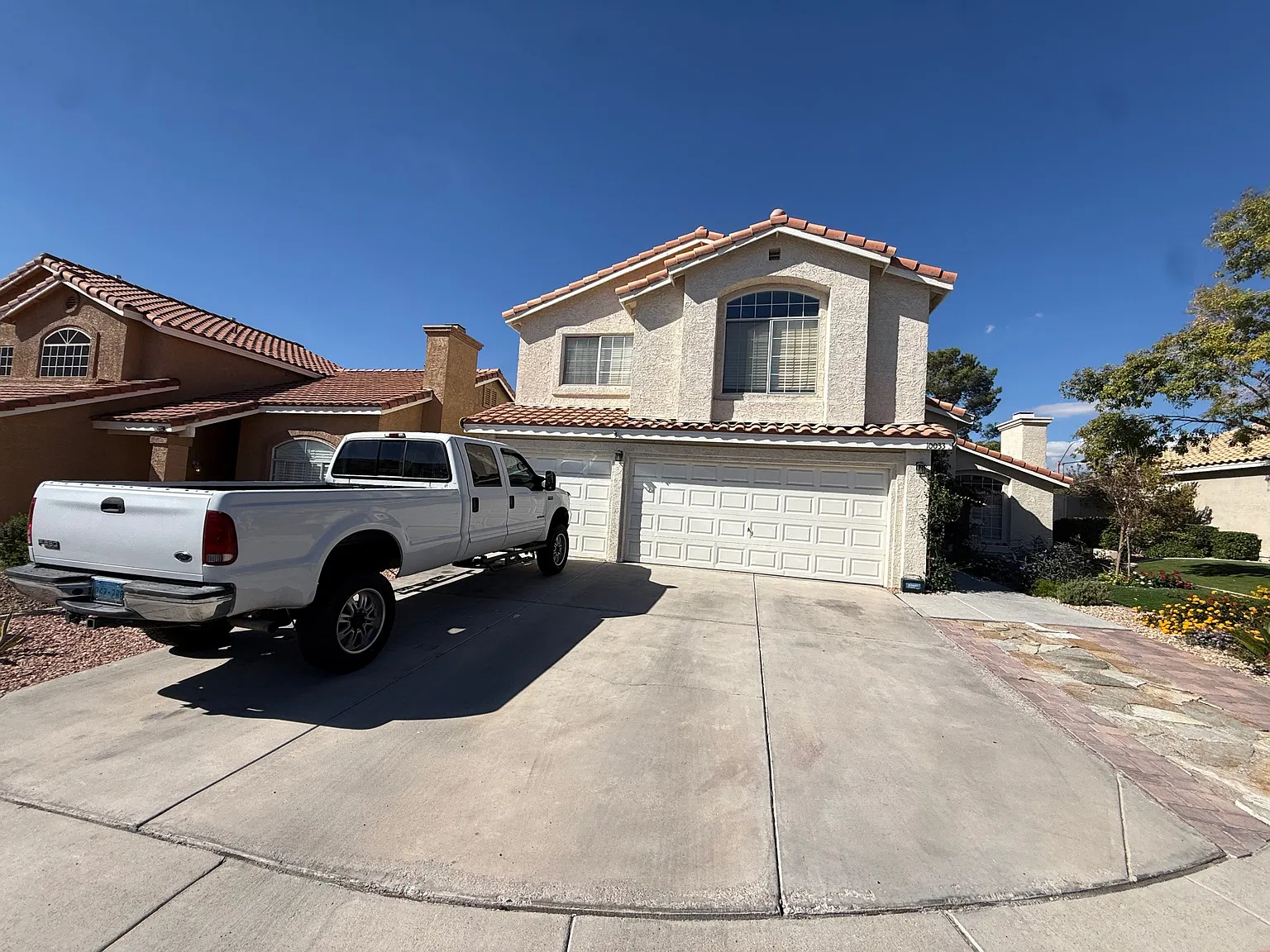 5 bed, 2532 sqft, $3,200 — Photo 2