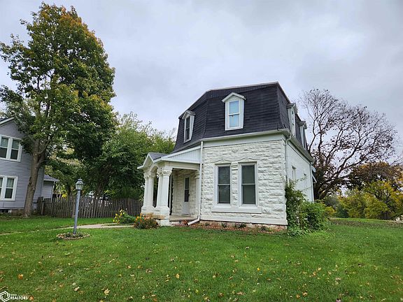 2nd image of 814 Summer St