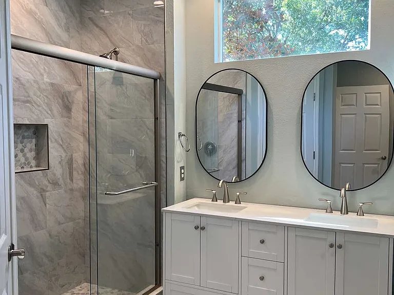 42 Coburn Dr E — Photo 10