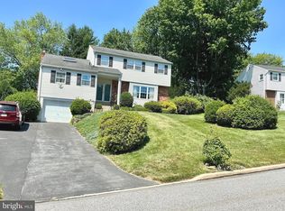 808 Joeck Dr, West Chester, PA 19382