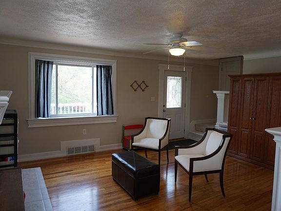 3rd image of 1328 Thurnridge Dr