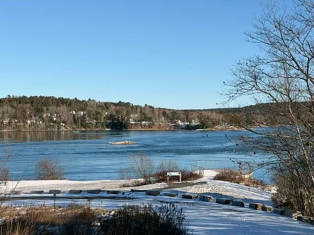 2nd image of 207/60 East Side Road