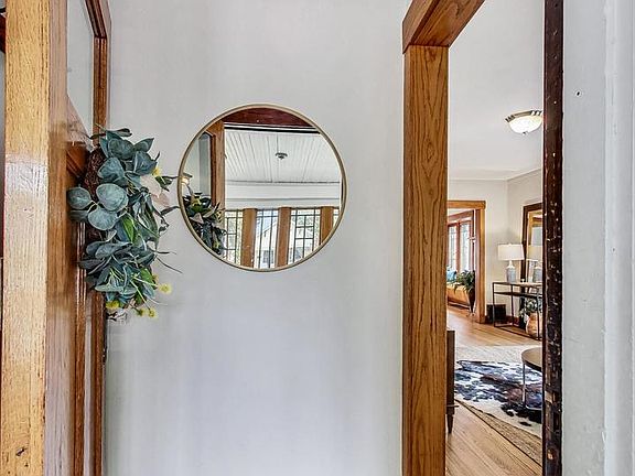 4th image of 944 N Taylor Ave