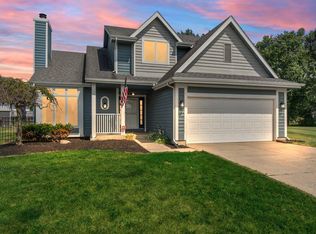 4502 Rutland Rd, Valparaiso, IN 46383