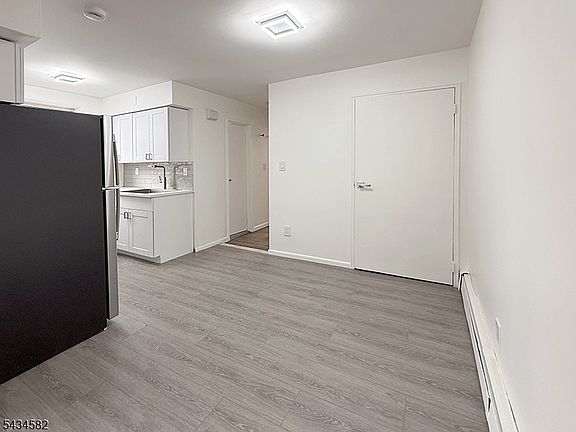 3rd image of 109 William St APT 2