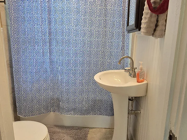 528 Whitfield St — Photo 20