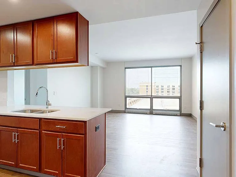 Midtown Crossing Apartments — Photo 82