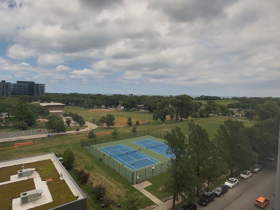 1st image of 4343 N Clarendon Ave APT 818