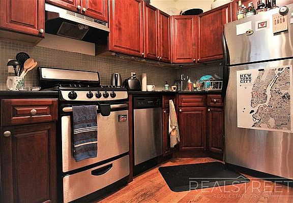 2nd image of 448 15th St #3R