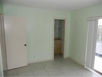 4th image of 2155 NE 56th Pl