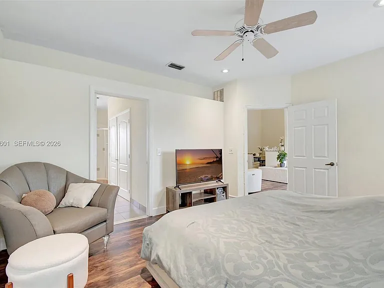 16339 Malibu Dr #22 — Photo 25