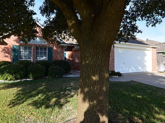 3rd image of 5018 Warwicke Dr