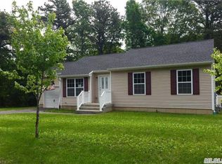 11 E Margin Rd, Ridge, NY 11961