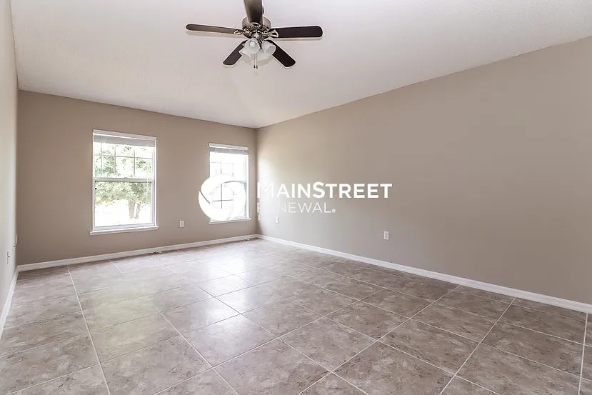 927 Cambridge Ct — Photo 4