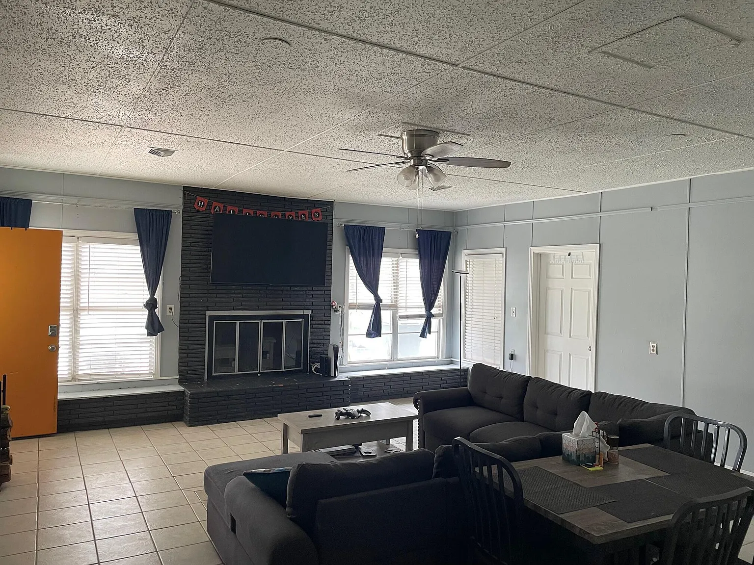 3 bed, 2.0 bath, 1738 sqft, $1,400 — Photo 3