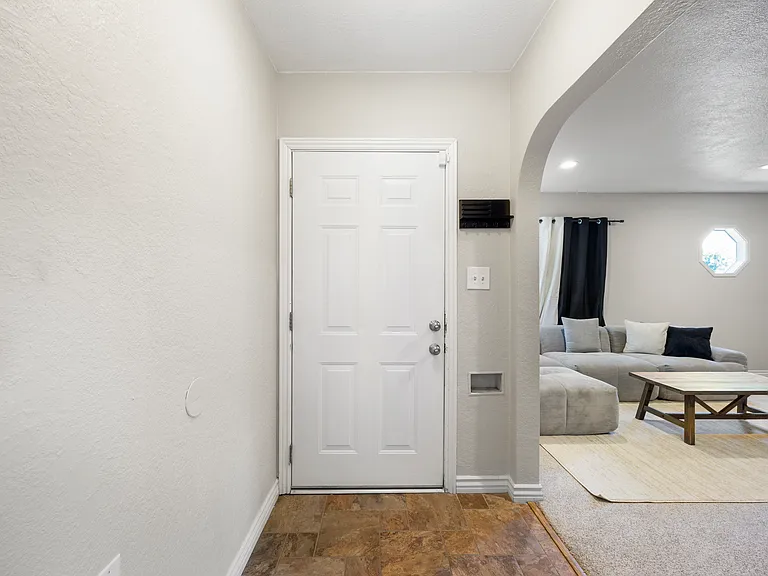 2803 Hawthorne Ave #B — Photo 4