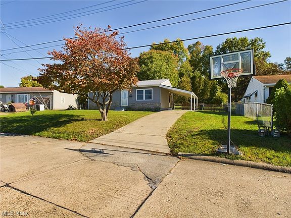 3rd image of 16 Millbrook Dr