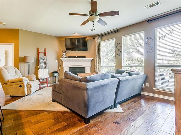 4th image of 8689 Fernhill Dr