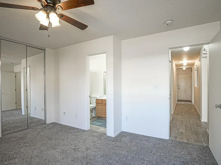 723 Seaborn Dr SW — Photo 7
