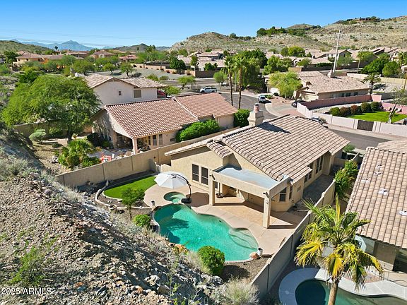 5th image of 2419 E SILVERWOOD Drive