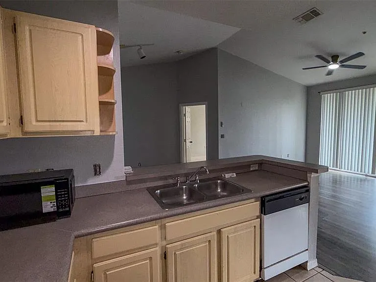 8812 Dunes Ct #305 — Photo 12