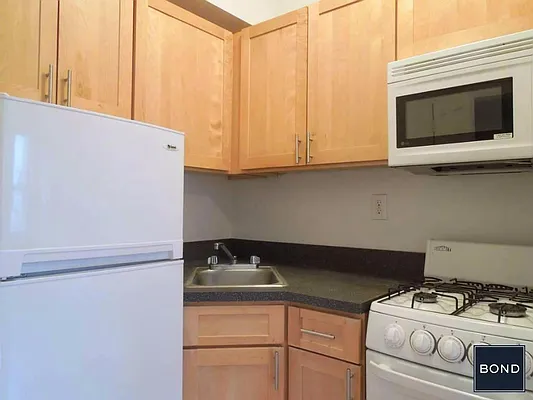 Rented by Bond New York | media 11