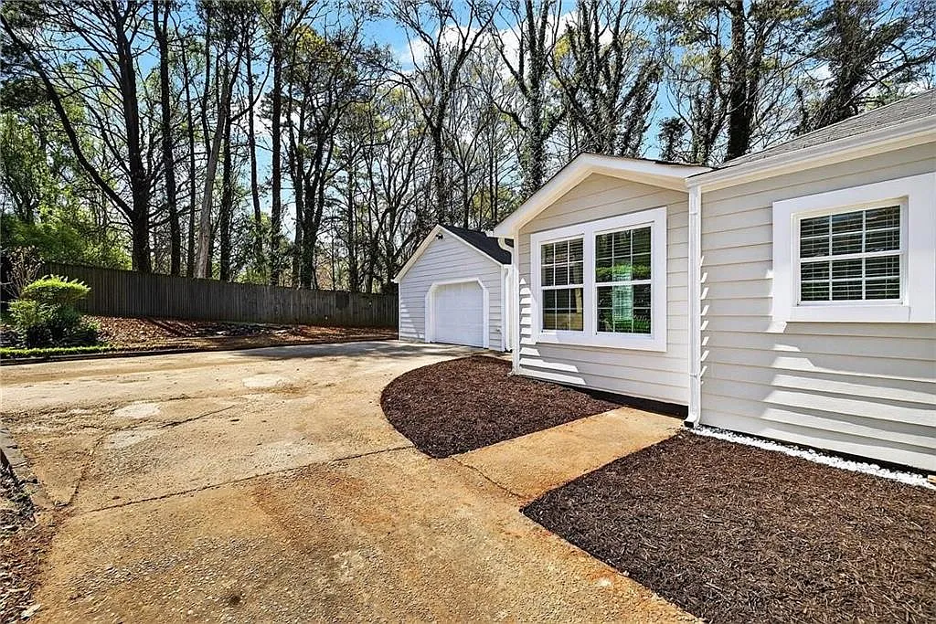 4 bed, 3.0 bath, 1630 sqft, $3,400 — Photo 4