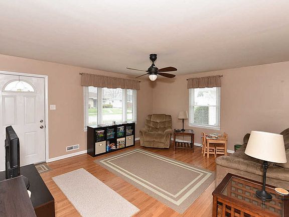 3rd image of 3729 E Van Eimeren Ave