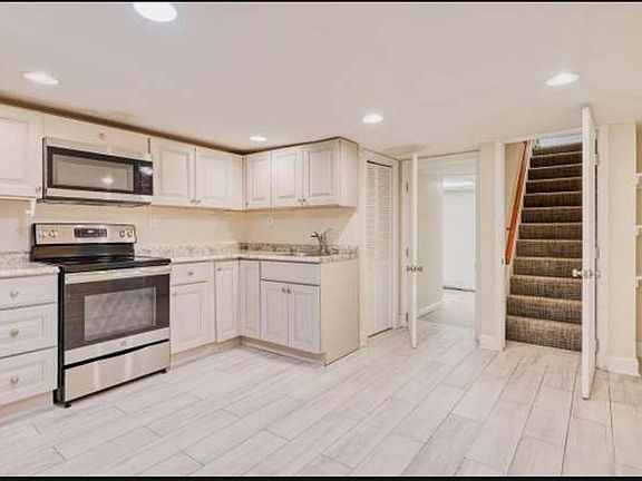 5th image of 3318 Memorial St #1