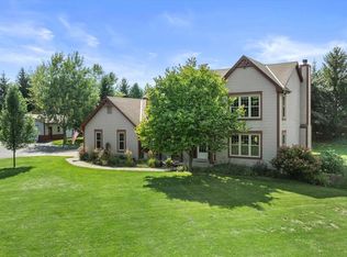 1669 Lake Shore Rd, Grafton, WI 53024