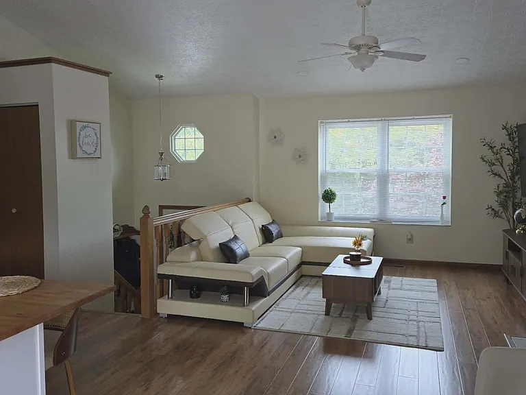 7777 Kiowa Way — Photo 3