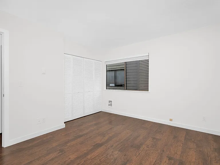 4 Lake Bellevue Dr #201 — Photo 8