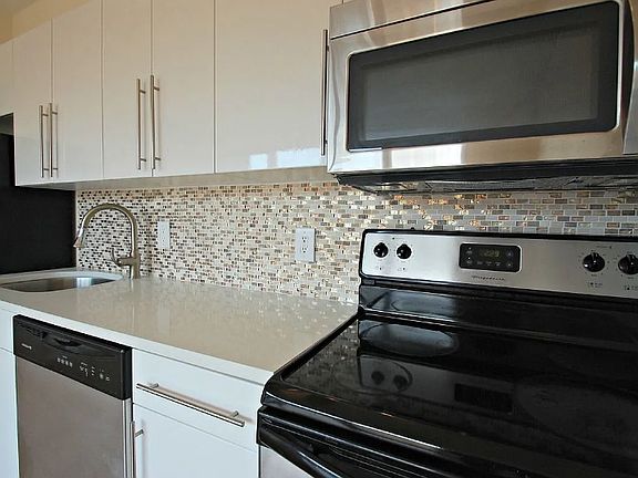 5th image of 153 Essex St APT 3C