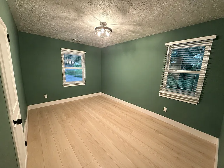 2372 Lakewood Dr NW — Photo 16