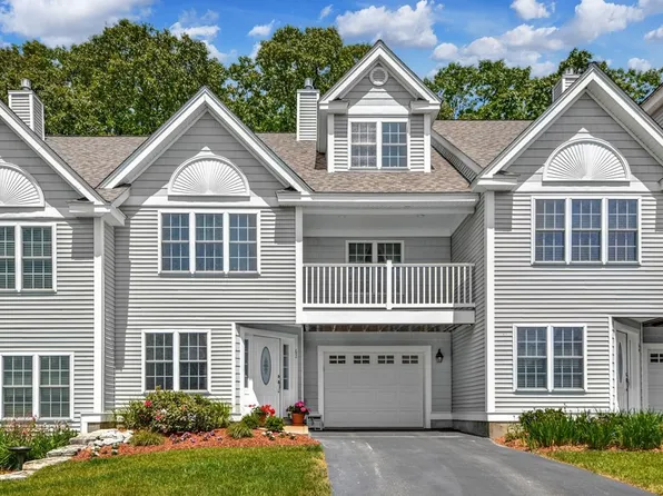 62 Carrington Ln, Uxbridge, MA 01569