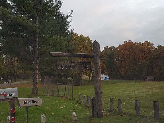 Park within walking distanc.