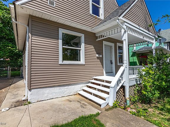 2nd image of 2032 W 104th St