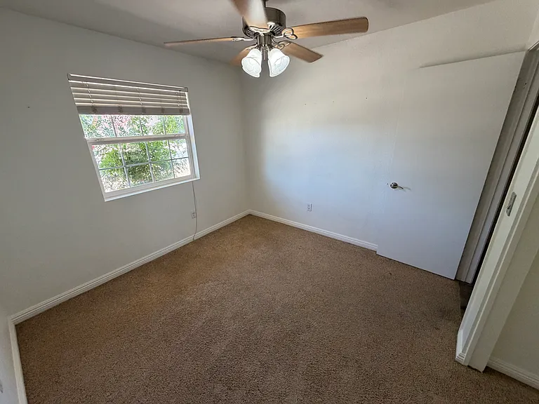 431 E Juanita Ave — Photo 10