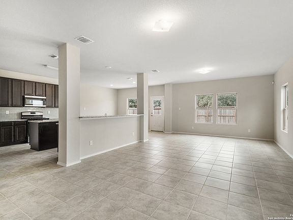 3rd image of 5431 Immanuel Court