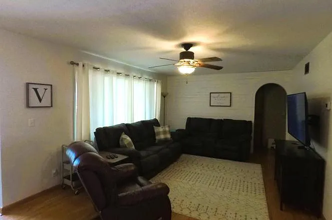1521 W B St — Photo 7