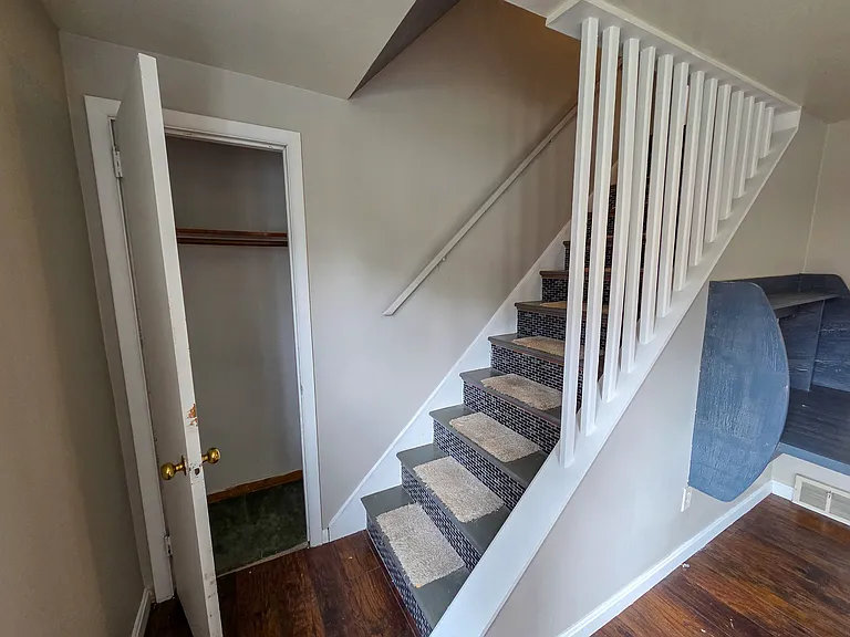 151 Mahoning Dr — Photo 24