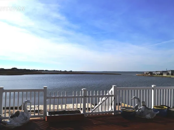 57 Point Rd, Westhampton Beach, NY 11978