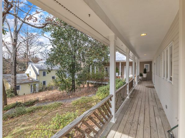 206 Spring Ln, Chapel Hill, NC 27514